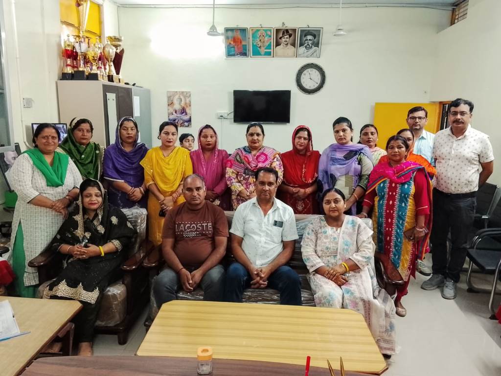 Devi Lal Unanimously Elected Chairman of School Management Committee New Executive Body Formed